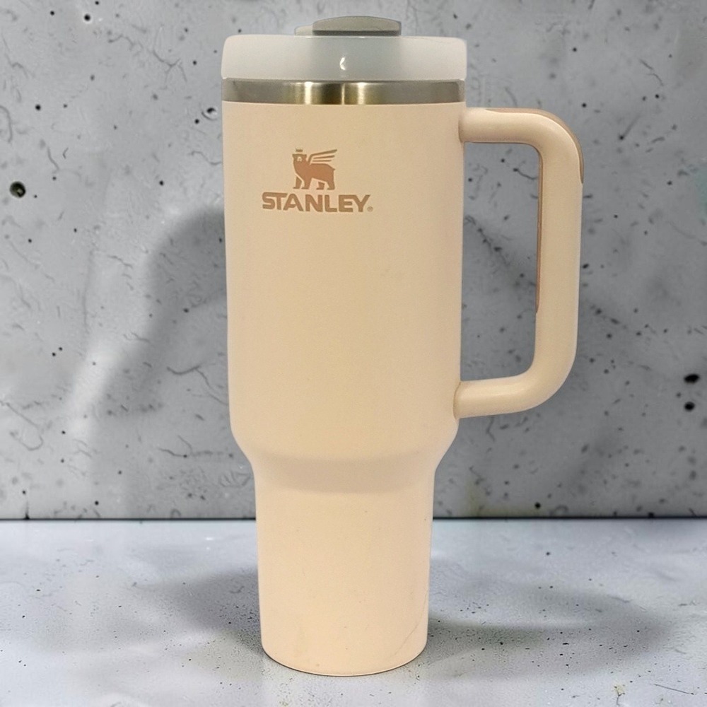 Stanley Adventure Quencher H2.0 FlowState 40oz Tumbler Peach Nectar Cup 2023